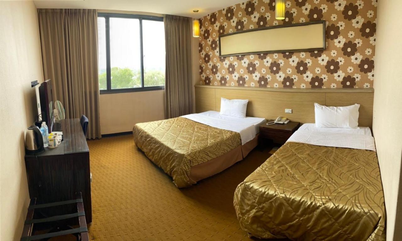 Home Full Hotel Jincheng Εξωτερικό φωτογραφία