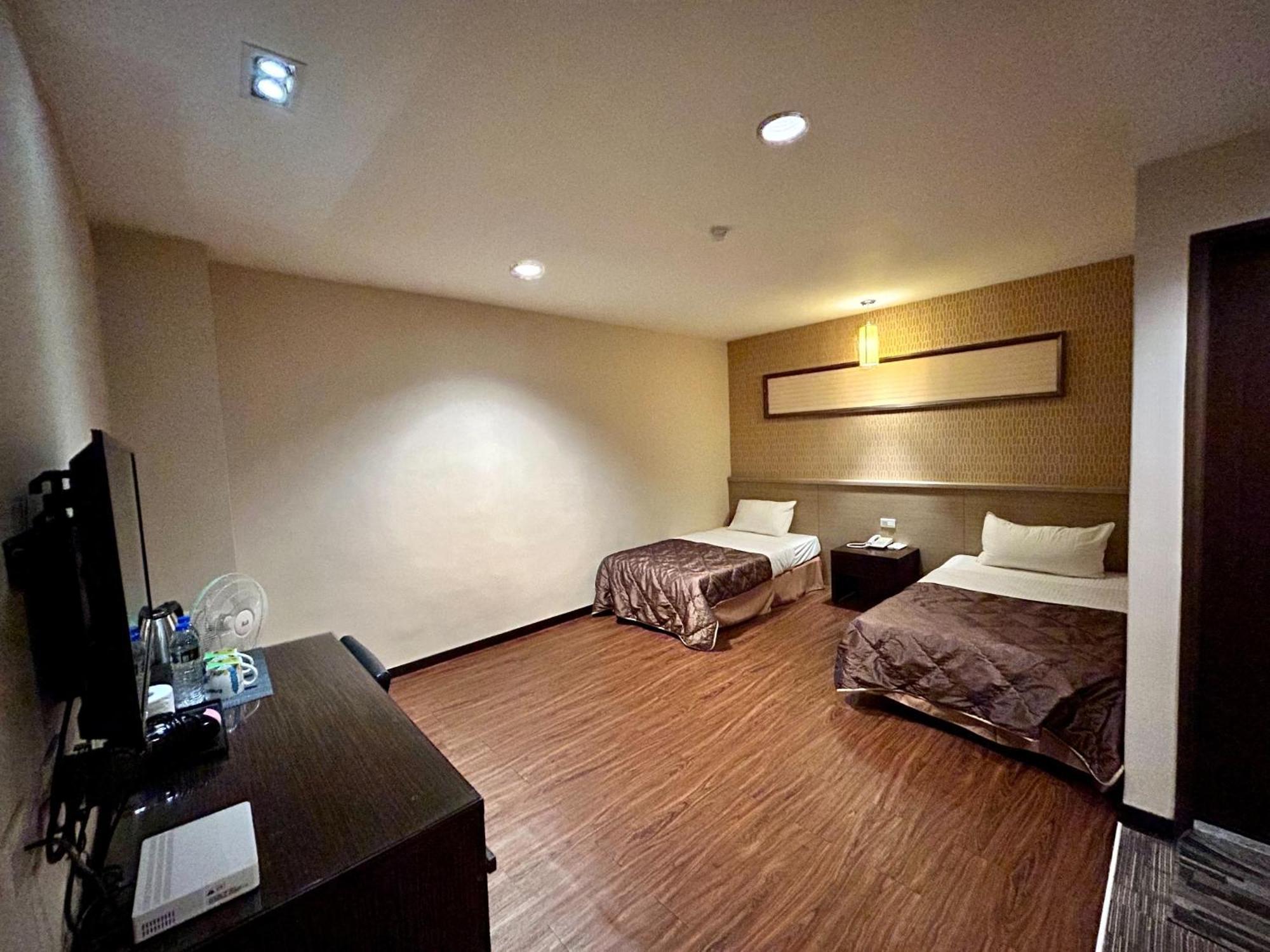 Home Full Hotel Jincheng Εξωτερικό φωτογραφία